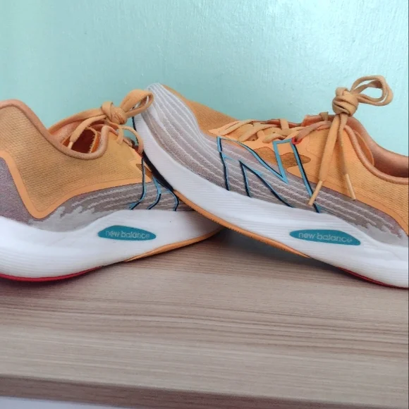 New Balance Men's FuelCell Rebel v2 - Picture 4 of 11